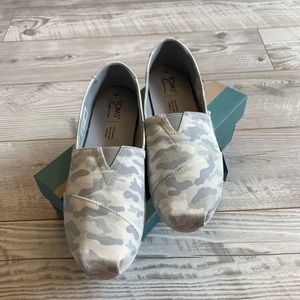 Toms Alpargata glacier gray Camo print slip ons